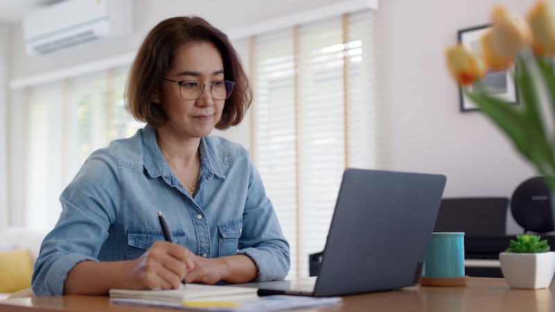 Lady attending Online Workshop